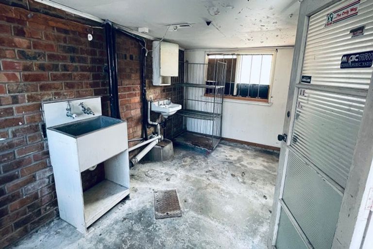 Photo of property in 78 Divich Avenue, Te Atatu South, Auckland, 0610