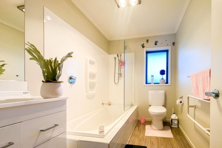 Photo of property in 6 Kittyhawk Avenue, Wigram, Christchurch, 8042