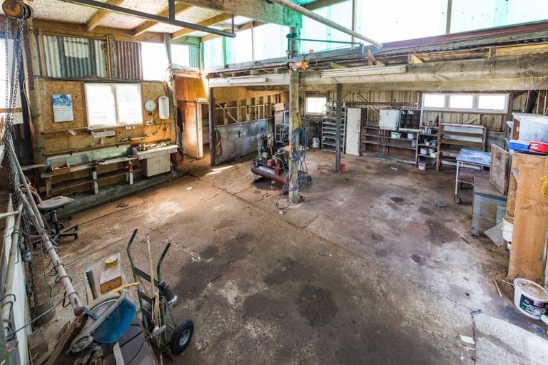 Photo of property in 1692 State Highway 3, Awahuri, Palmerston North, 4479