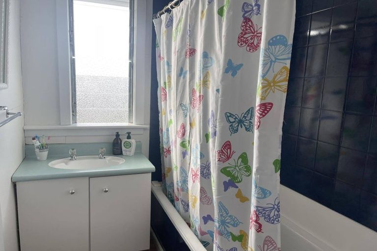 Photo of property in 1 Spiers Street, Kakanui, Oamaru, 9495