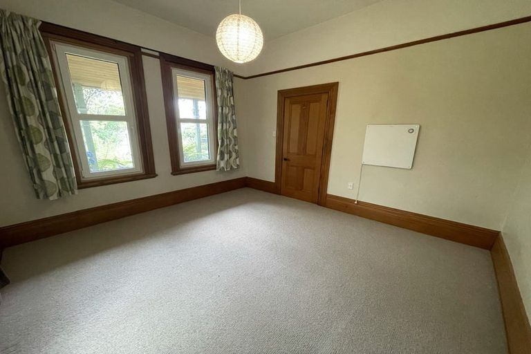 Photo of property in 135 Somerfield Street, Somerfield, Christchurch, 8024