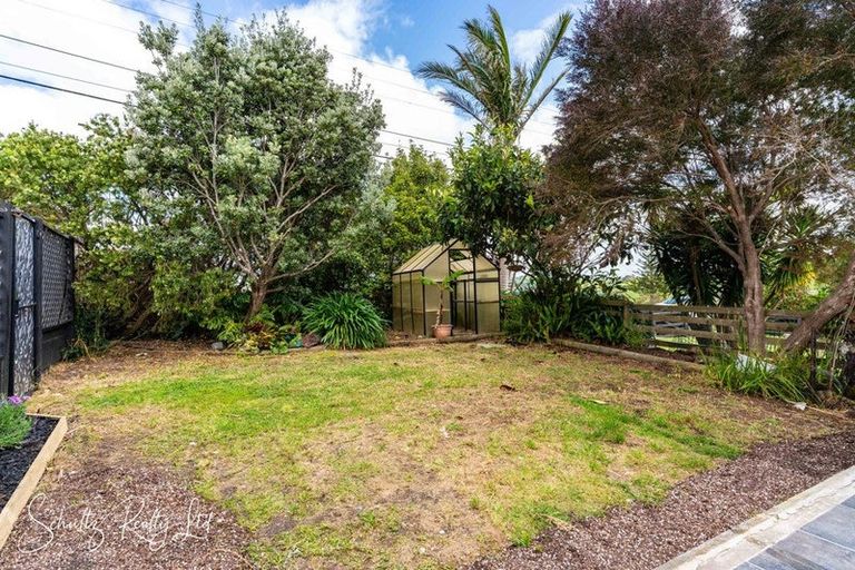 Photo of property in 109 Hurndall Street East, Maungaturoto, 0520