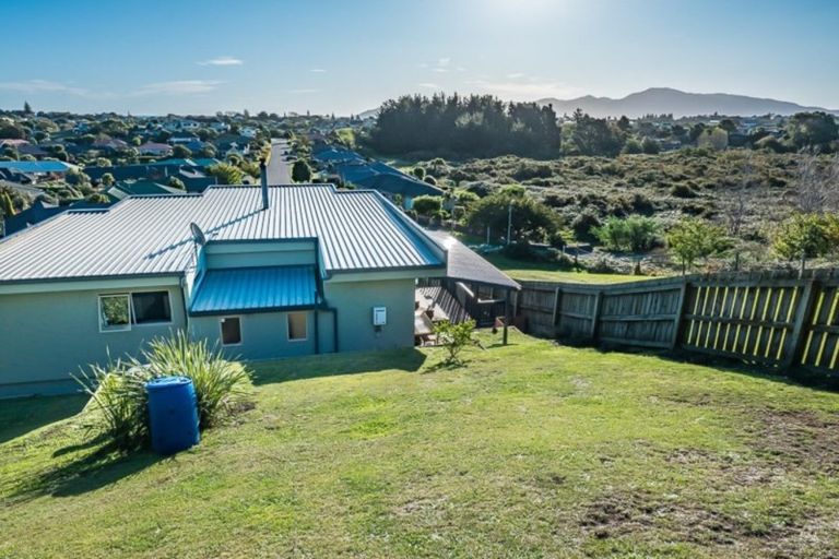 Photo of property in 42 Harry Shaw Way, Raumati South, Paraparaumu, 5032