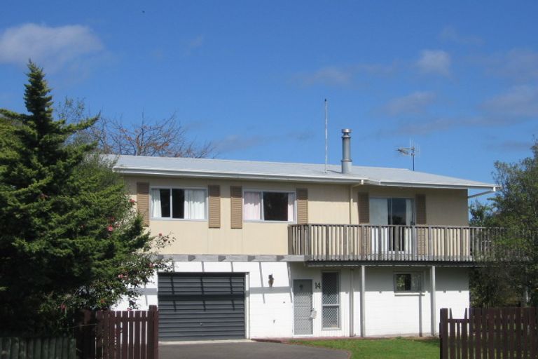Photo of property in 14 Wembley Place, Richmond Heights, Taupo, 3330