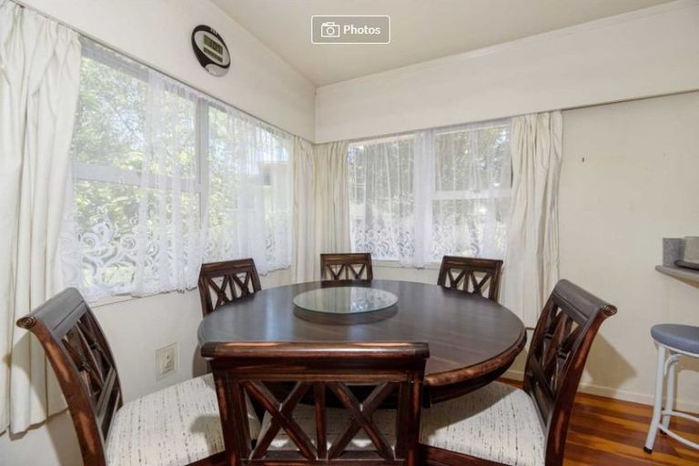 Photo of property in 27 Crompton Road, Massey, Auckland, 0614