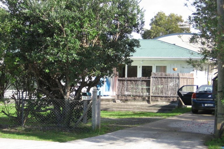 Photo of property in 1/11 Marellen Drive, Red Beach, 0932