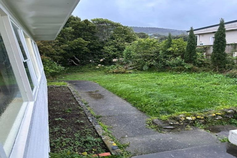 Photo of property in 19 Kiwi Crescent, Tawa, Wellington, 5028