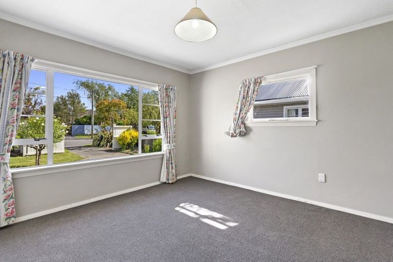 Photo of property in 238 Weston Road, Mairehau, Christchurch, 8052