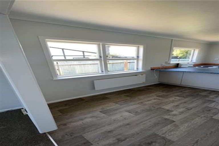 Photo of property in 17 Balmoral Street, Levin, 5510