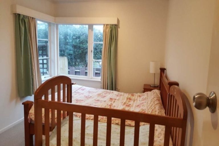 Photo of property in 22 Chilcott Road, Henderson, Auckland, 0612