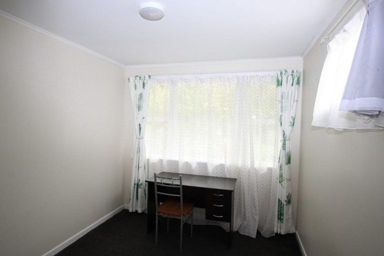 Photo of property in 47 Link Road, Newlands, Wellington, 6037