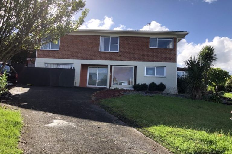 Photo of property in 1 Fayette Place, Te Atatu South, Auckland, 0610