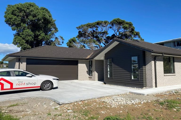 Photo of property in 21 Paritutu Road, Spotswood, New Plymouth, 4310
