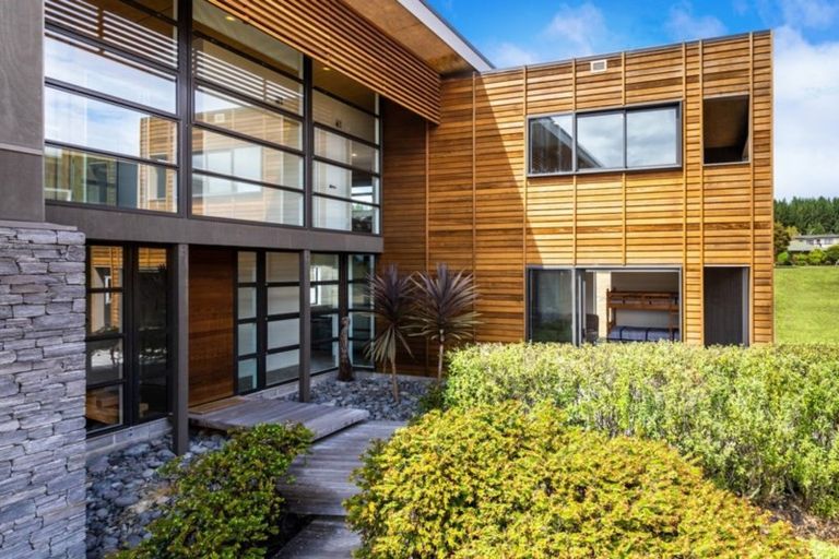 Photo of property in 37 Parekaawa Drive, Motuoapa, 3382