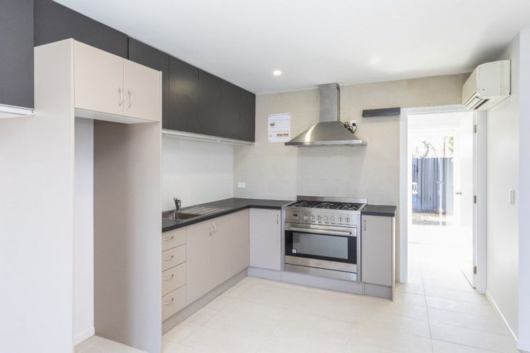 Photo of property in 330 Yaldhurst Road, Russley, Christchurch, 8042