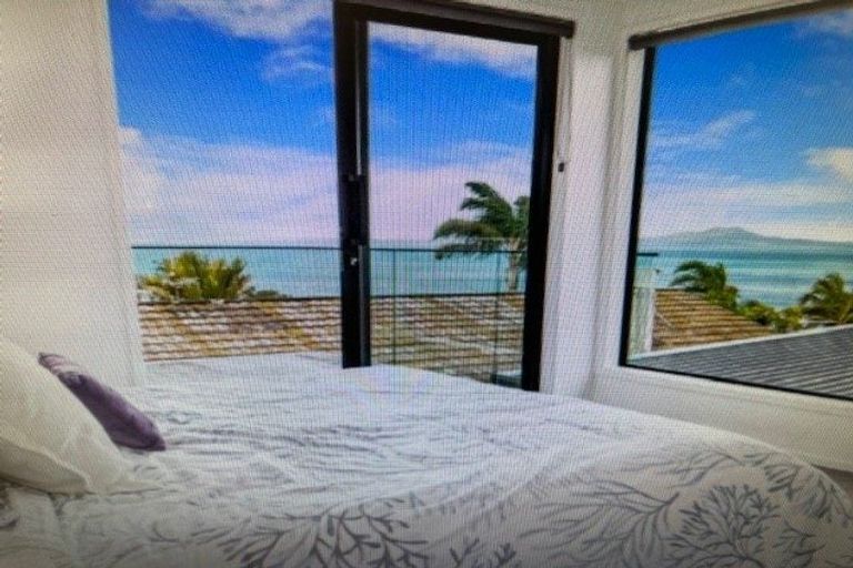 Photo of property in 39 Hyde Road, Rothesay Bay, Auckland, 0630