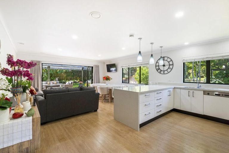 Photo of property in 7 Emerald Way, Rosedale, Auckland, 0632