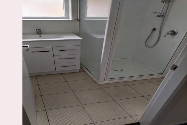 Photo of property in 77 Reeves Road, Pakuranga, Auckland, 2010