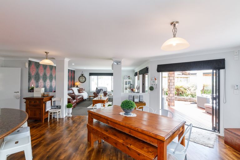 Photo of property in 18 Stonebridge Heights, Feilding, 4702