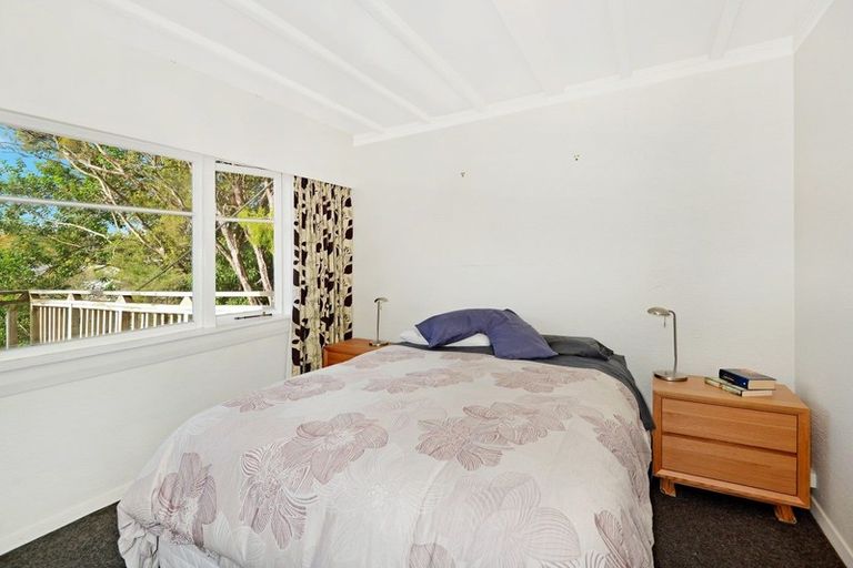 Photo of property in 1/30 Cresta Avenue, Beach Haven, Auckland, 0626