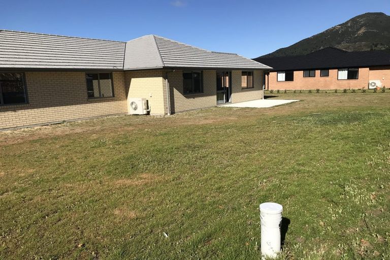 Photo of property in 31 Timsfield Drive, Lake Hawea, Wanaka, 9382