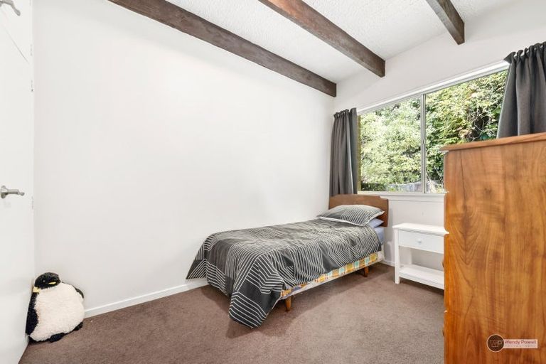 Photo of property in 28 Deller Grove, Silverstream, Upper Hutt, 5019