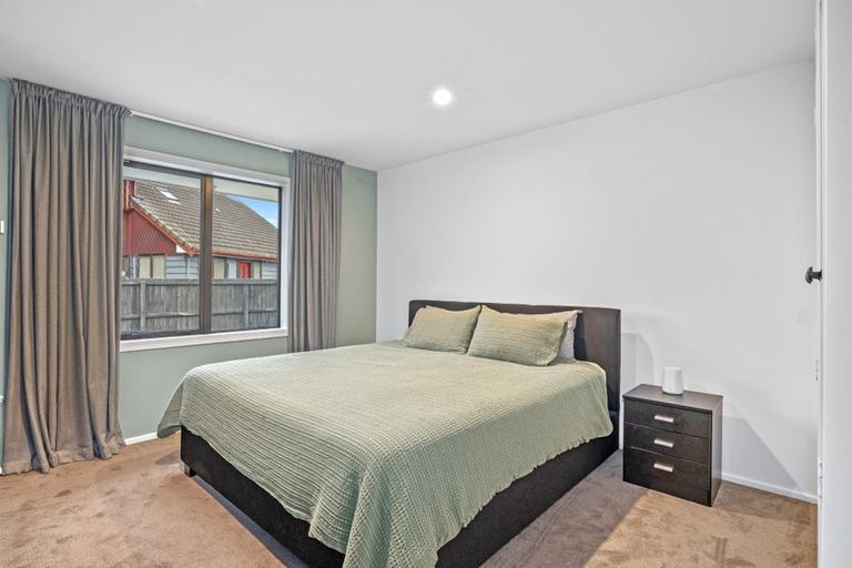 Photo of property in 1/84 Queenspark Drive, Parklands, Christchurch, 8083