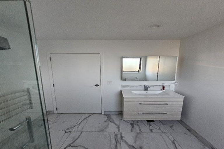 Photo of property in 1/10 Avery Grove, Boulcott, Lower Hutt, 5011