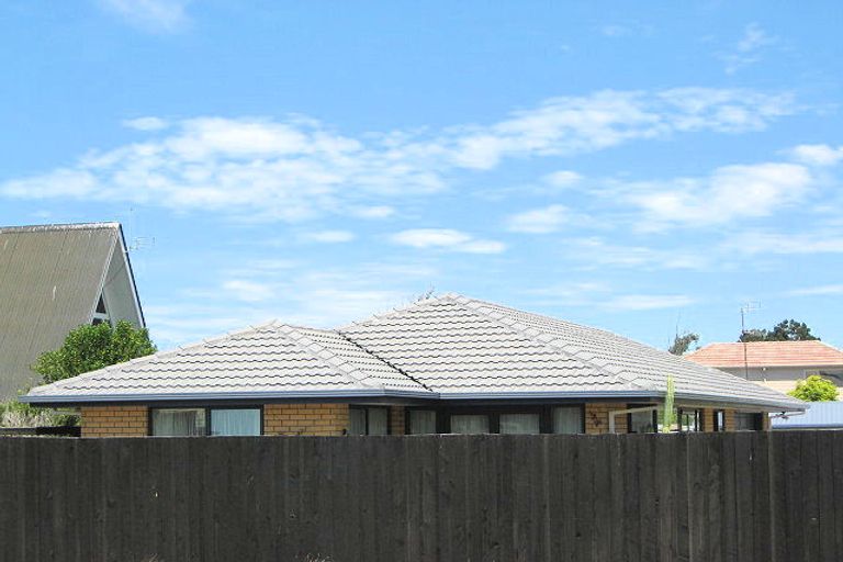 Photo of property in 16 Larnach Street, Waimairi Beach, Christchurch, 8083