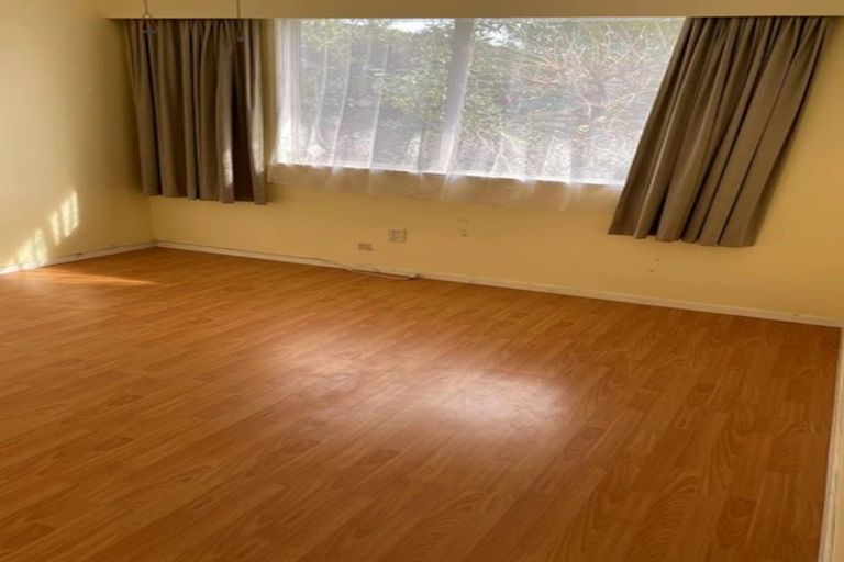 Photo of property in 134 Waimumu Road, Massey, Auckland, 0614