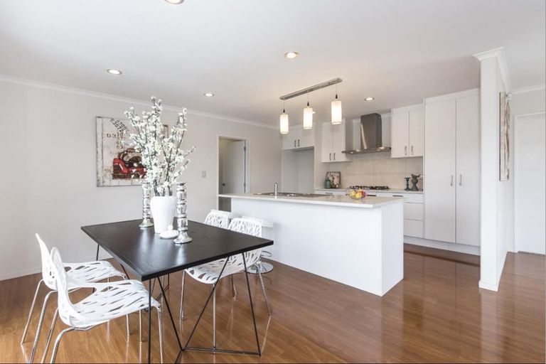 Photo of property in 12 Peerless Avenue, Takanini, 2112