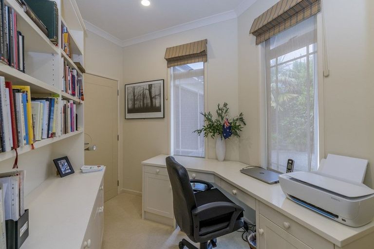 Photo of property in 19 Quadrant Heights, Paraparaumu, 5032