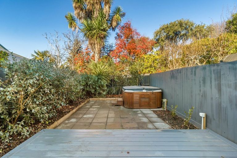 Photo of property in 2/53 Hamilton Avenue, Ilam, Christchurch, 8041