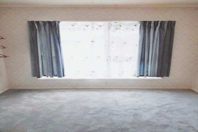 Photo of property in 1/36 Blacklock Avenue, Henderson, Auckland, 0612