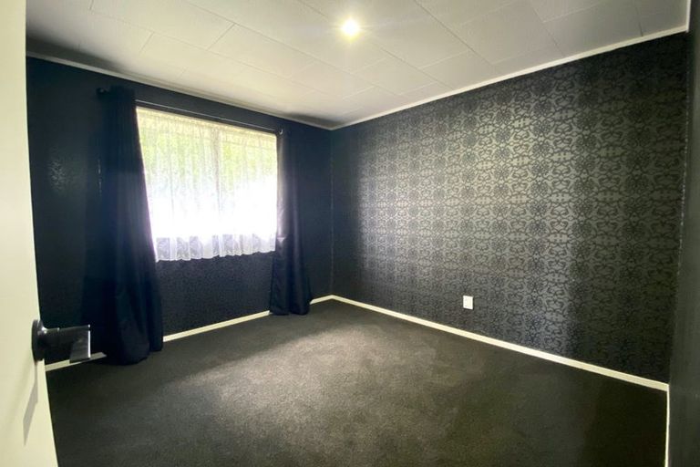 Photo of property in 12 Pirinoa Street, Feilding, 4702