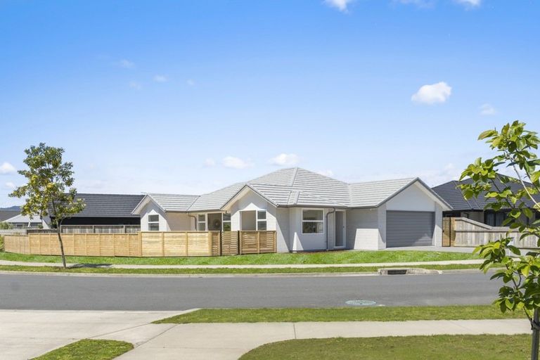 Photo of property in 16 Goodwin Crescent, Pyes Pa, Tauranga, 3112