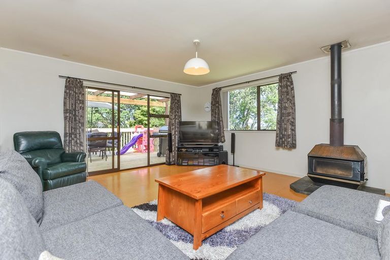 Photo of property in 10 Glenbervie Crescent, Massey, Auckland, 0614