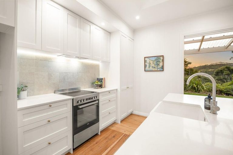 Photo of property in 1223 Old North Road, Helensville, 0875