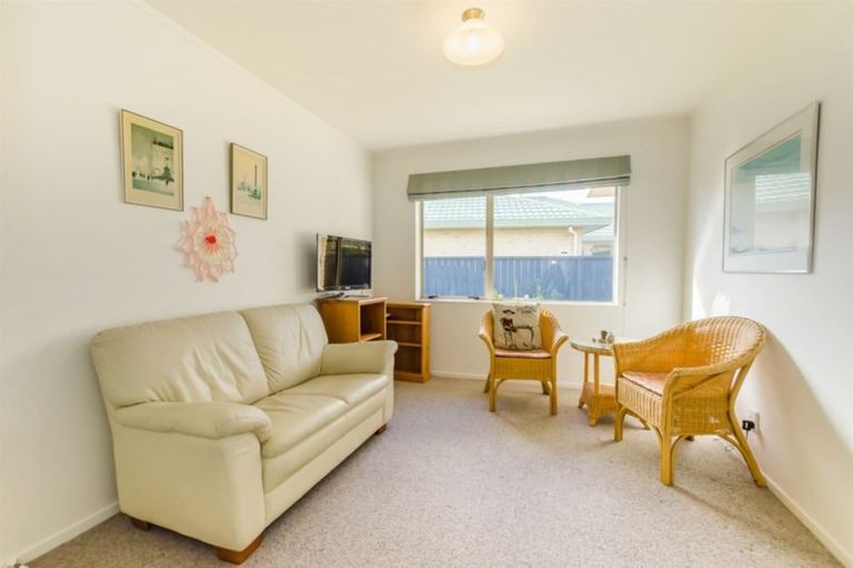 Photo of property in 7a Leigh Place, Paraparaumu Beach, Paraparaumu, 5032
