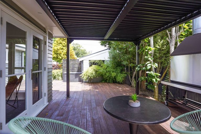 Photo of property in 98 Hamilton Avenue, Ilam, Christchurch, 8041