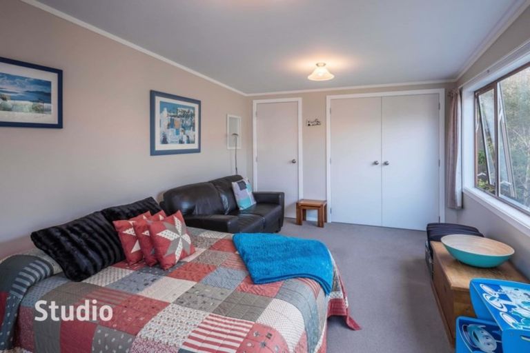 Photo of property in 5 Bahama Crescent, Paraparaumu Beach, Paraparaumu, 5032