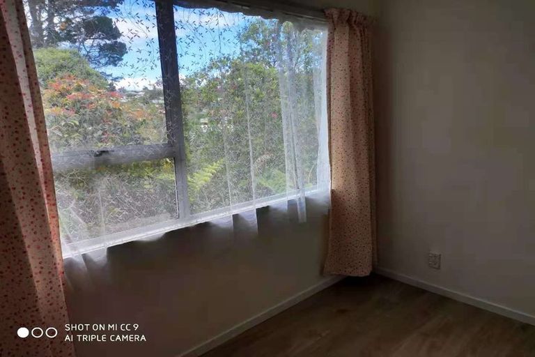 Photo of property in 2/15 Trojan Crescent, New Lynn, Auckland, 0600