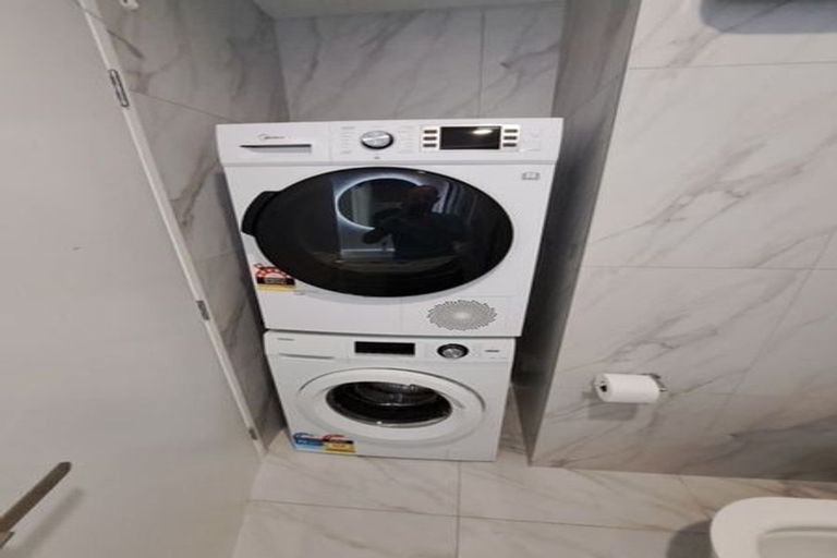 Photo of property in 3/6 Kereru Street, Henderson, Auckland, 0612