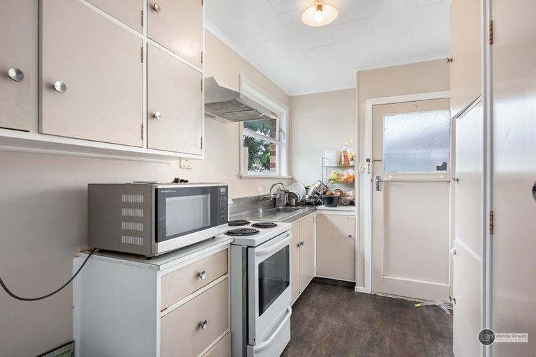 Photo of property in 2/11 Sutherland Avenue, Silverstream, Upper Hutt, 5019