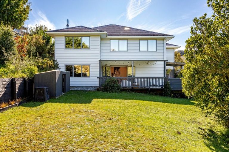 Photo of property in 21 Mcewen Crescent, Riverstone Terraces, Upper Hutt, 5018