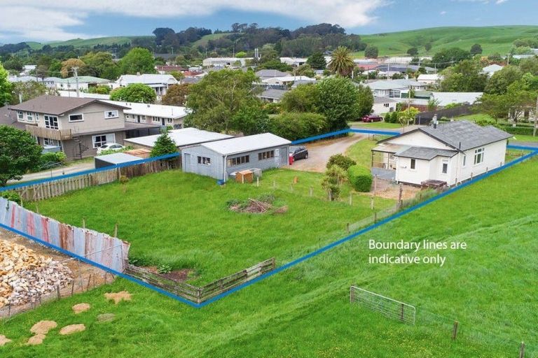 Photo of property in 98 Regent Street, Pahiatua, 4910