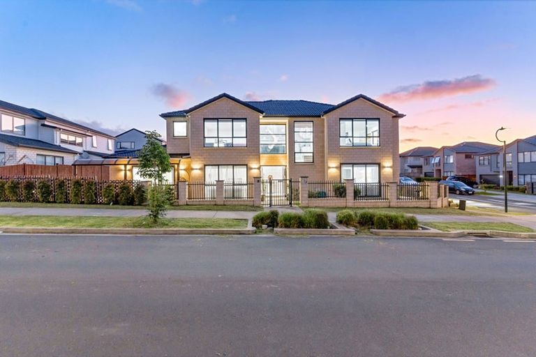 Photo of property in 76 Drumbuoy Drive, Flat Bush, Auckland, 2019