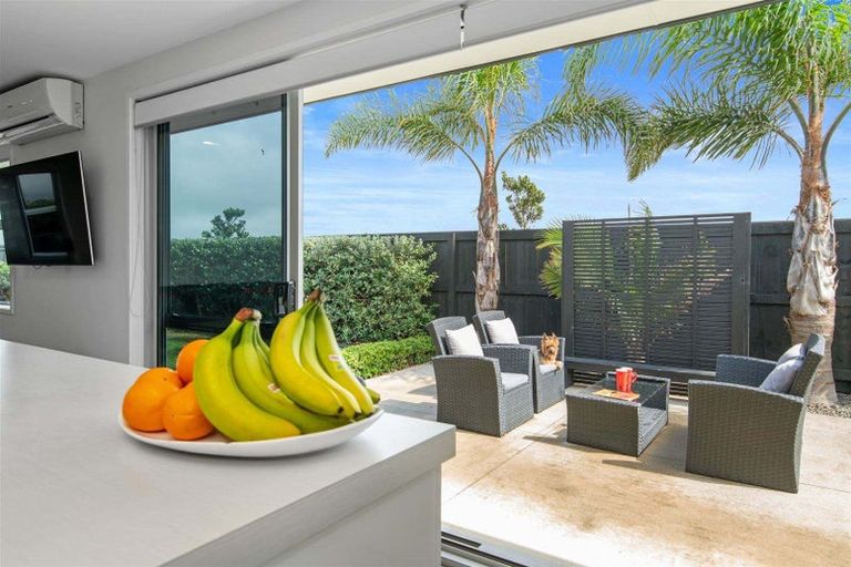 Photo of property in 120 The Boulevard, Papamoa Beach, Papamoa, 3118