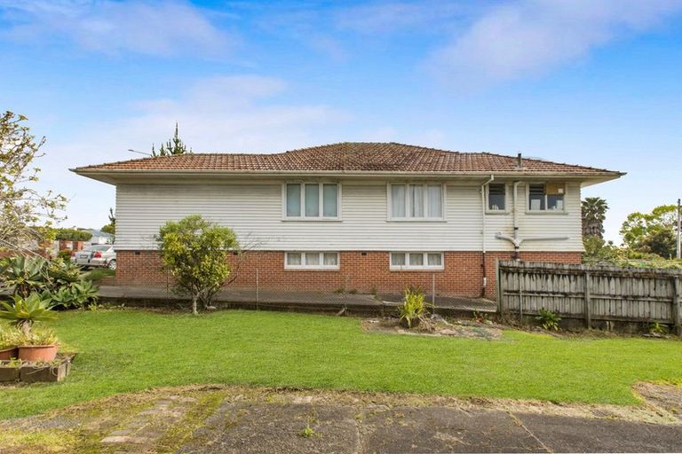 Photo of property in 1608 Great North Road, Waterview, Auckland, 1026