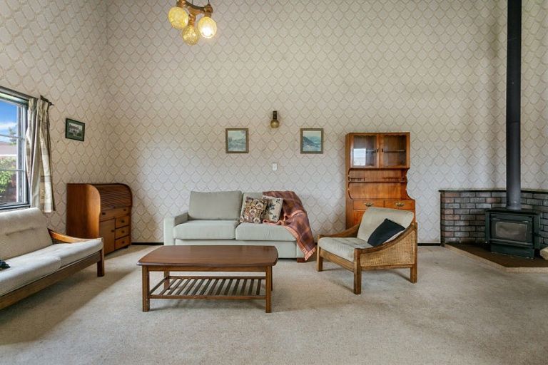 Photo of property in 11b Reeves Road, Acacia Bay, Taupo, 3330